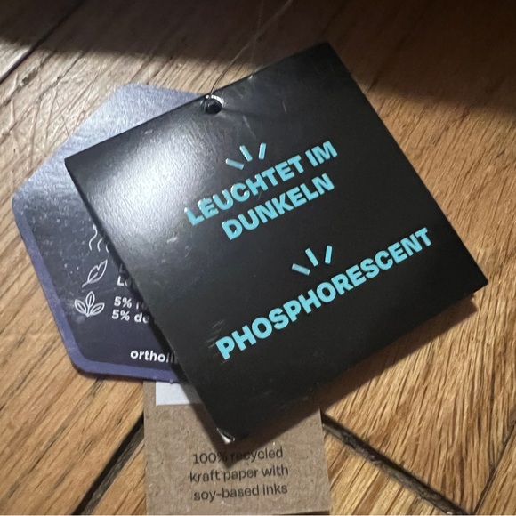 TOMS Black Dinosaur Print Slip-On Shoes Women’s Glow in the Dark 8.5 - Picture 4 of 5